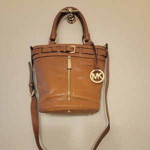 MICHAEL Michael Kors Leather Bucket Bag - Saddle Tan